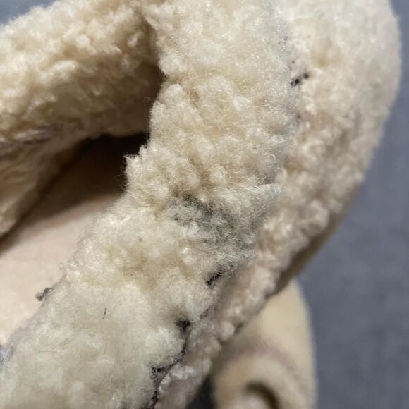 Ugg Women's Cream Slippers - Picture 2 of 8